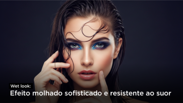 Modelo com maquiagem e efeito molhado sofisticado
