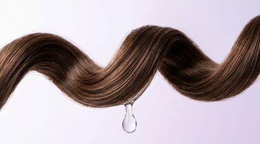 Cabelo com gota d'água elegante e ondulado