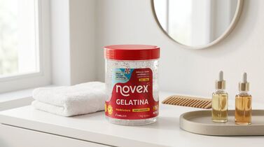 Pote de gelatina Novex na bancada do banheiro